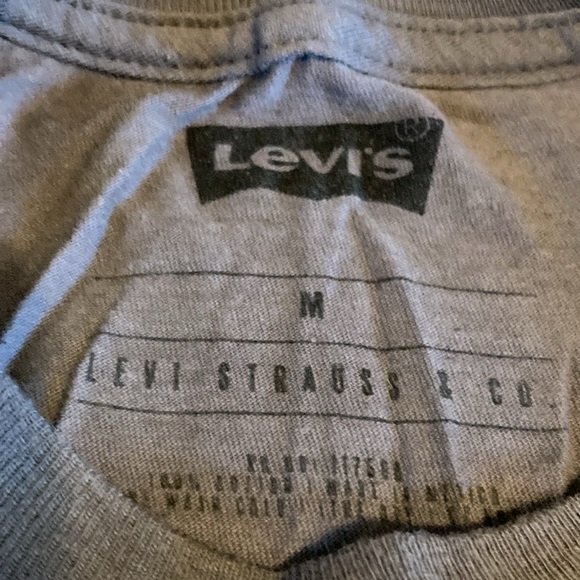 Levi’s dark grey Tshirt, size medium - Picture 3 of 4